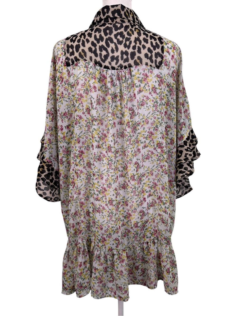 Umgee Floral Leopard Print Sheer Ruffle Hem Button Tunic Top L - Picture 3 of 10